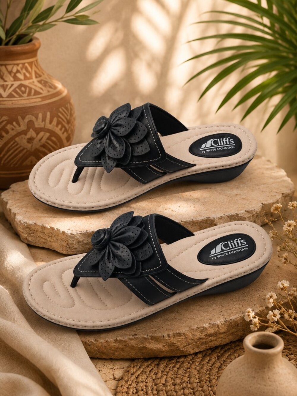 Cliffs by White Mountain Black Floral Slip-On Sandals Cushion Comfort Flip Flops